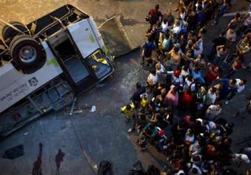 10 killed in bus crash in brazil