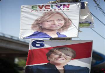 chile s bachelet favored to win presidency