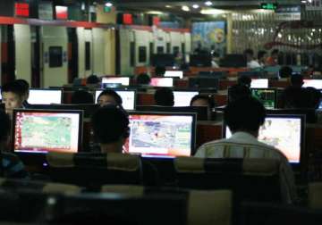 china cracks down on social media 3 years jail for online rumors