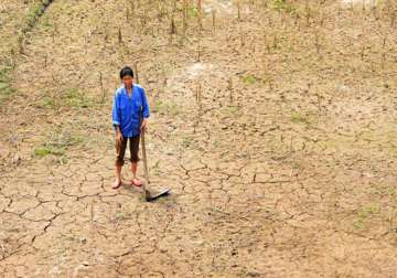 china drought leaves 380 000 short of drinking water