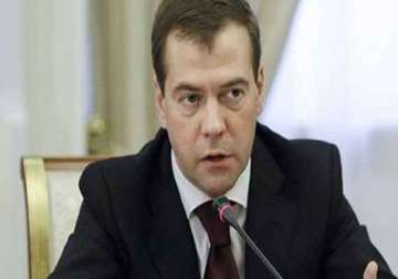 china poses no danger to russia says medvedev