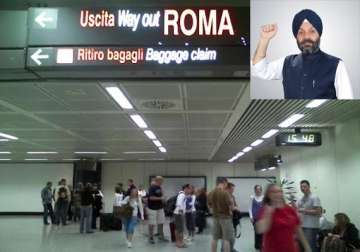 dsgpc chief manjit singh asked to remove turban at rome airport