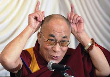 desmond tutu slams south african govt for refusing visa to dalai lama