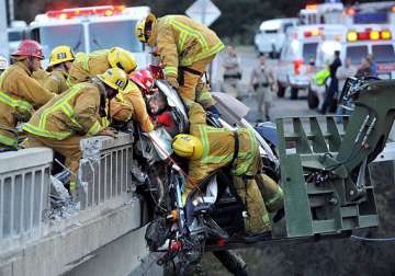 dramatic rescue of mother daughters after bmw crashes into 100 feet high california bridge
