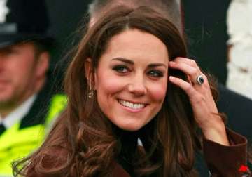 duchess kate in valentine s day visit to liverpool