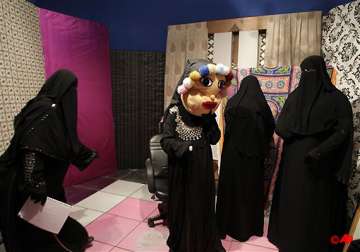 egypt s islamic tv channel caters to fully veiled women