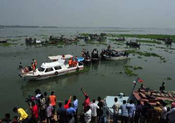 ferry with over 250 sinks in bangladesh many missing