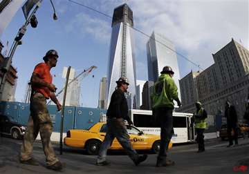final steel beam lifted at 4 world trade center