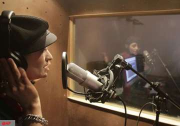 first female rapper debuts in afghanistan