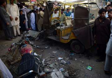 five killed 14 injured in karachi blast