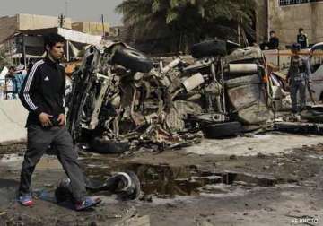 five killed 25 injured in iraq attacks