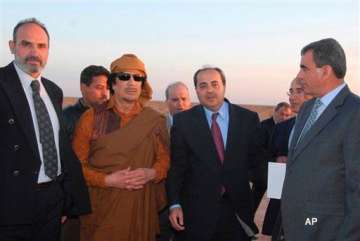 gadhafi supports chavez peace proposal