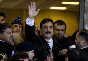 pak pm gilani charged for contempt pleads not guilty