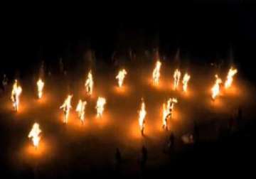 guinness world record in a stunt 21 people in us set themselves on fire