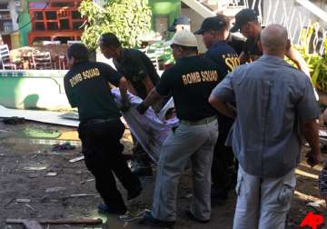 hotel bomb kills 3 wounds 27 in south philippines