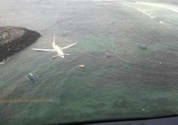 boeing 777 missing mystery how can jet disappear in the ocean it s not hard