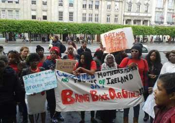 hundreds protest in ghana for nigerian girls