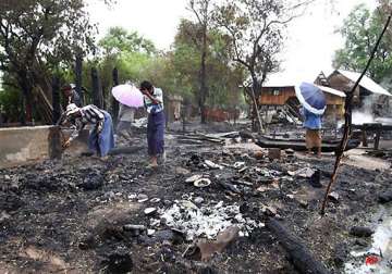 hundreds homeless after buddhist mobs torch muslim homes in myanmar