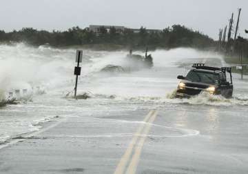 hurricane sandy paralyzes new york city flooded by 13 foot wall of water