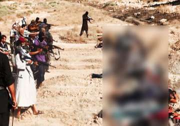isis executes more than 160 captured syrian soldiers ngo