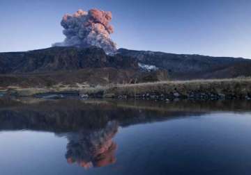 iceland raises volcano alert level to red