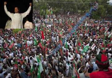 imran khan calls for civil disobedience movement to oust nawaz sharif