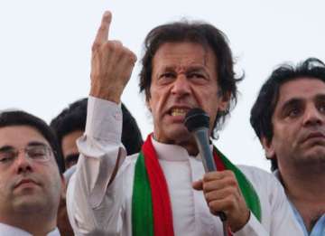 imran refuses to budge as parliament supports pakistan pm