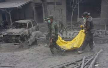 blast from indonesia volcano raises deaths to 122