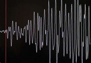 strong quake rocks papua new guinea local tsunami possible