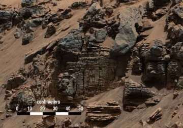 curiosity discovers huge lake bed on mars