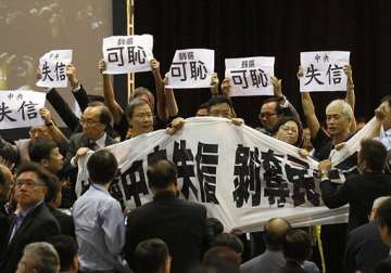 hong kong protesters once again call for democracy