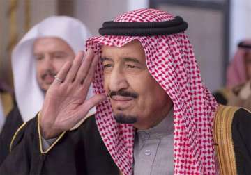 saudi king visits crane collapse site in makkah