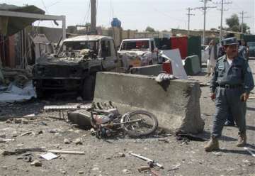 suicide blast kills policeman in south afghanistan