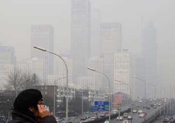 china smog beijing shuts down schools 39 cities issue alerts