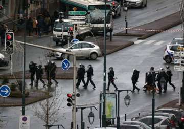 france to enshrine emergency anti terror laws in constitution