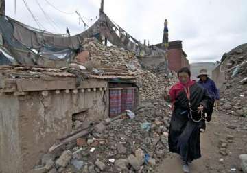 houses collapse in tibet earthquake