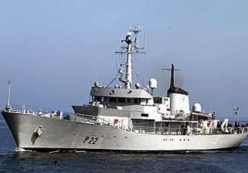 irish naval vessel rescues 329 people off libya coast