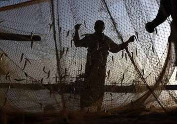 pakistan arrests 46 indian fishermen