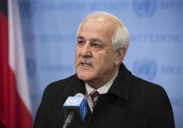 palestinians submit documents to join icc