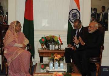 pm modi talks strong saarc with rajapaksa hasina and koirala