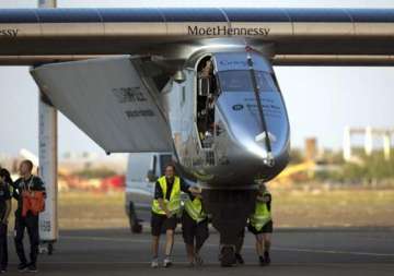 round the world solar plane suspends flight
