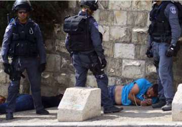 palestinian boy shot dead by israeli troops