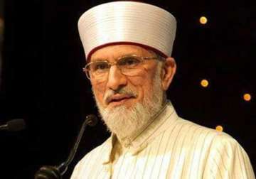 qadri leaves pakistan opposition claims deal with government