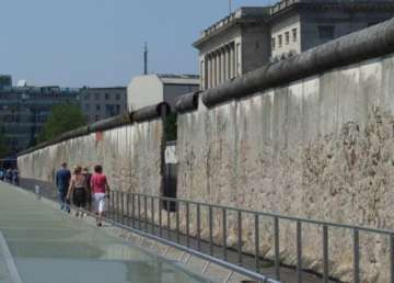 germany cheers 25 years since berlin wall s fall