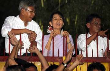 myanmar democracy leader aung san suu kyi released