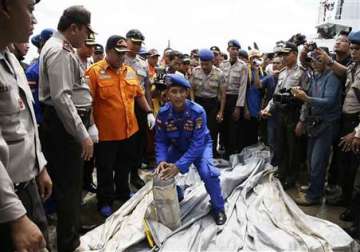 airasia flight has parallels with 2009 ocean crash