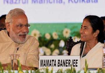 euphoric reception awaits pm modi mamata banerjee in bangladesh