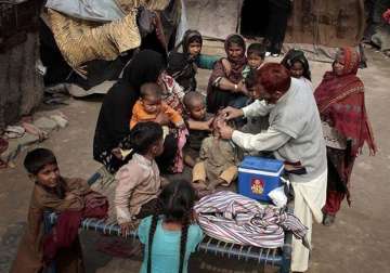 10 held for refusing polio vaccines to children in pakistan