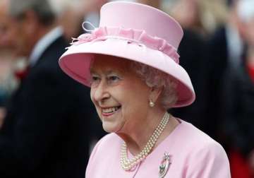 british queen faces staff strike over appalling low pay