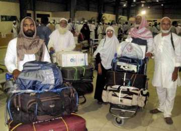 saudi arabia bans haj pilgrims from ebola hit nations